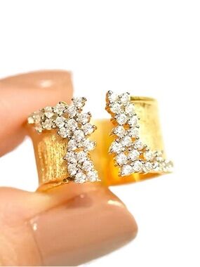 18K GOLD-PLATED SPARKLE ALLURE CZ CRYSTAL CUFF RING (ADJUSTABLE)